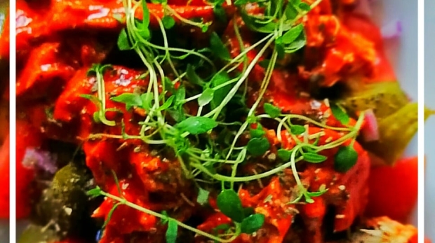 11. Makrela w pomidorach